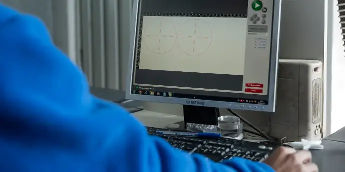 Te acompañamos con nuestra experiencia y creatividad en el camino a desarrollar tu producto, aportando nuestra tecnología y capacidad productiva. Acrílicos Mesch
